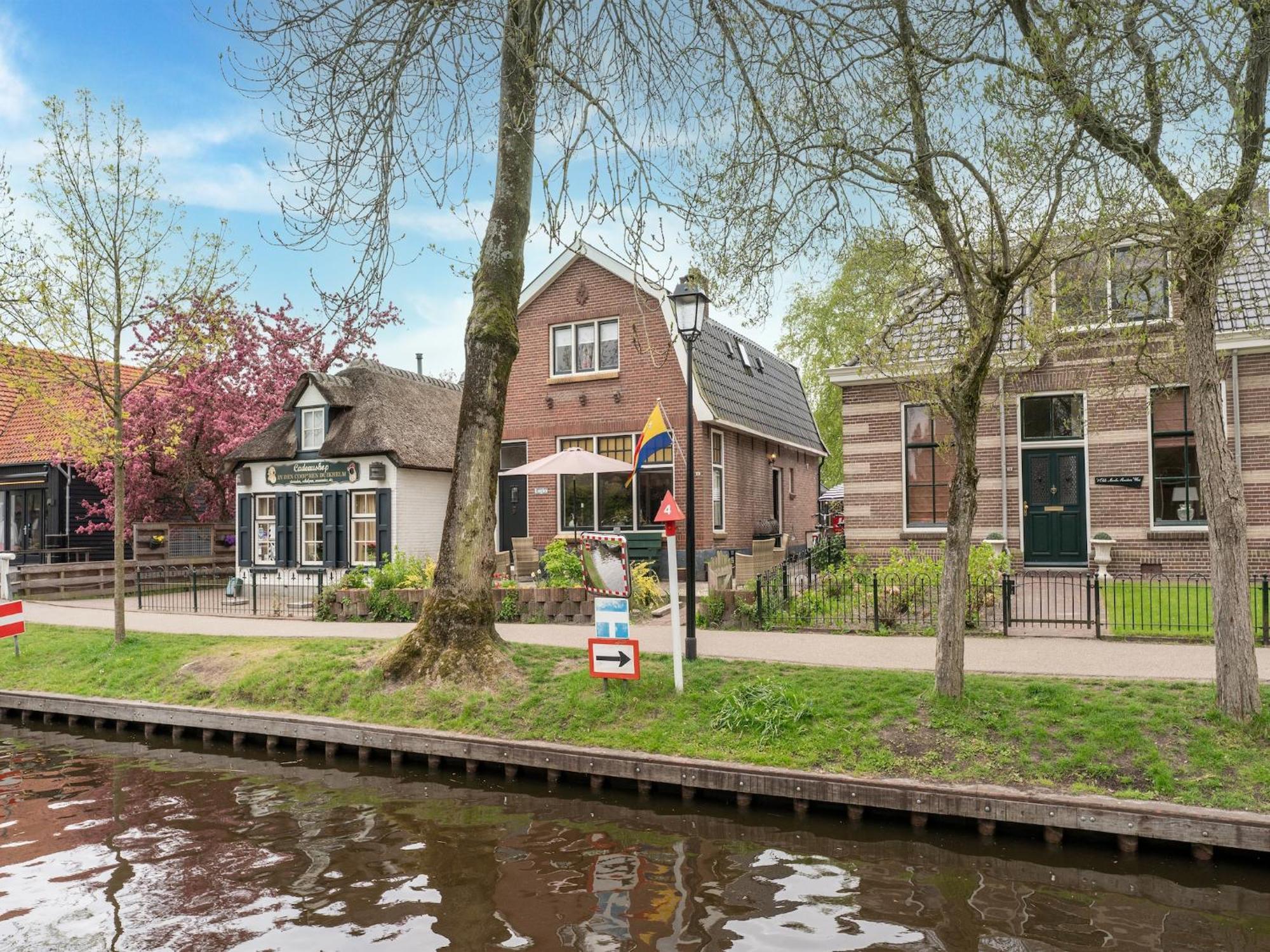 Lodge In Giethoorn With Breakfast Ngoại thất bức ảnh