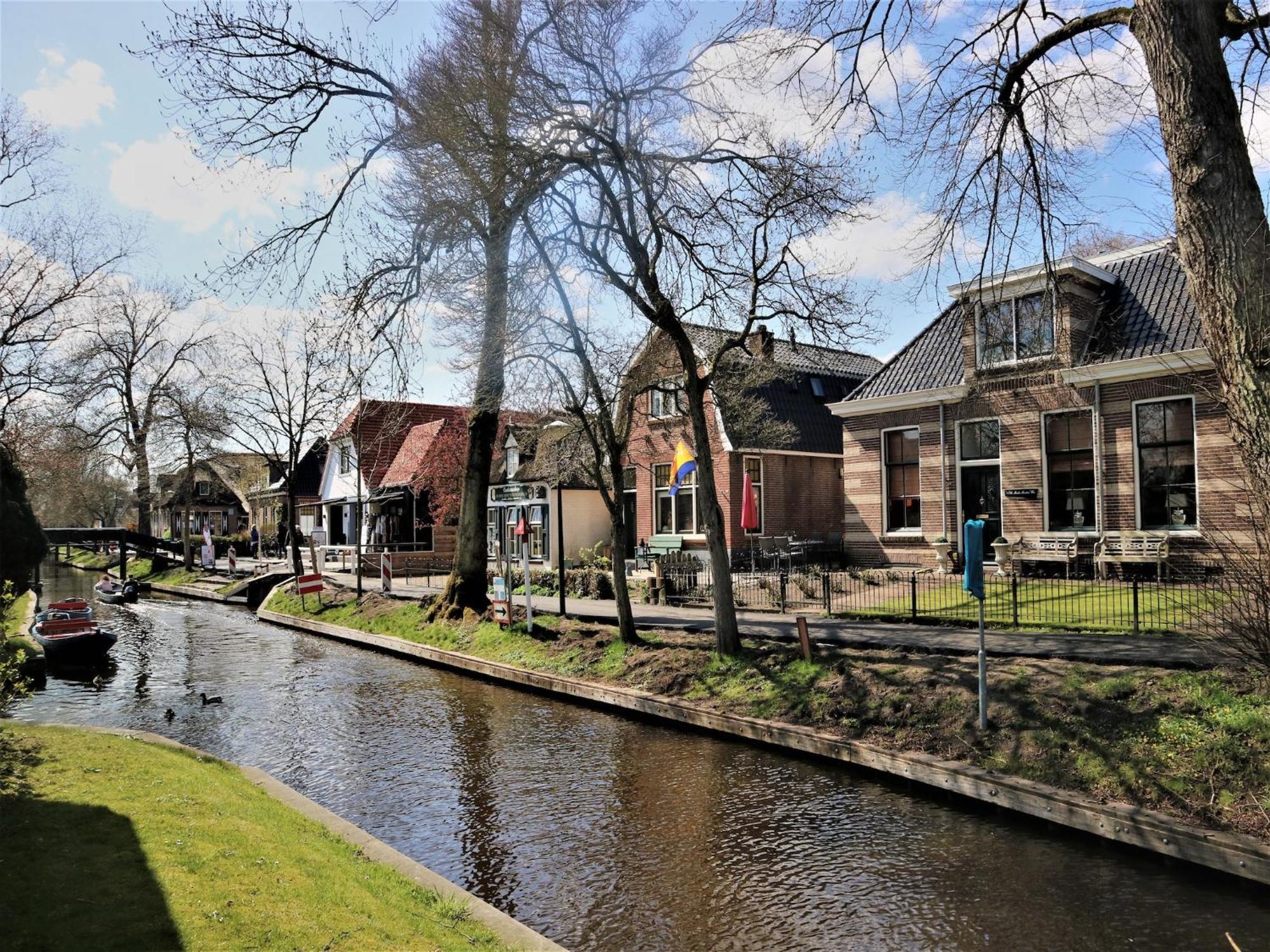 Lodge In Giethoorn With Breakfast Ngoại thất bức ảnh